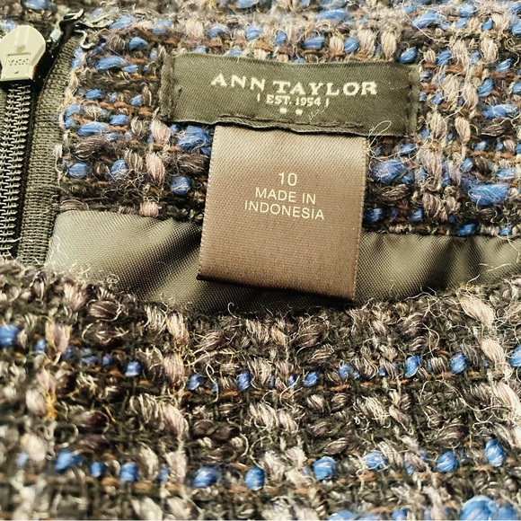 Ann Taylor size 10 black pencil skirt - Picture 2 of 6